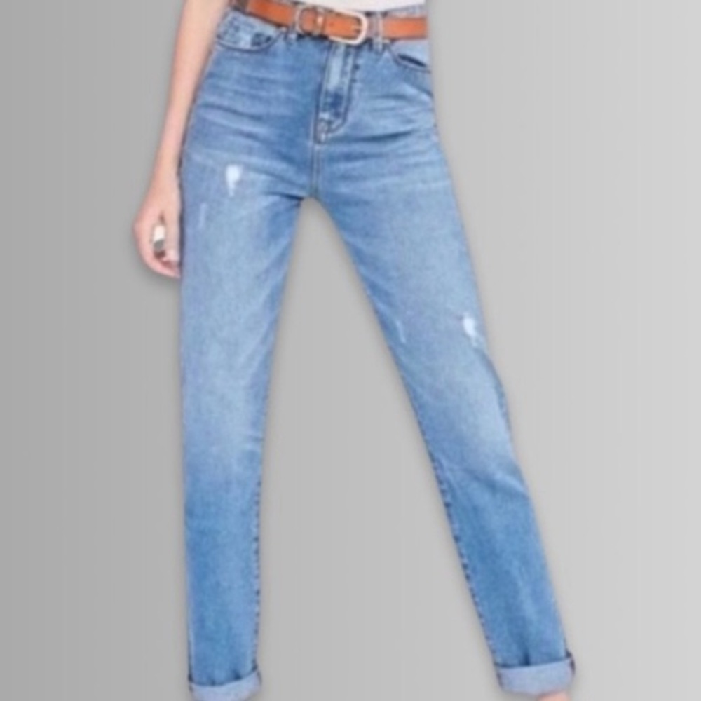 BDG Mom High Rise 80’s Retro Faded Denim, Tapered At The Ankle, Size‎ 27